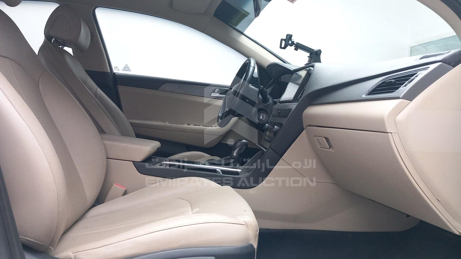 2016 HYUNDAI SONATA VIN: KMHE241G6GA168213
