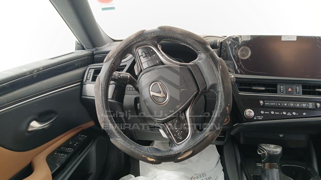 2023 Lexus ES 300 H Premier — Steering & Mounted Controls — Photo 13