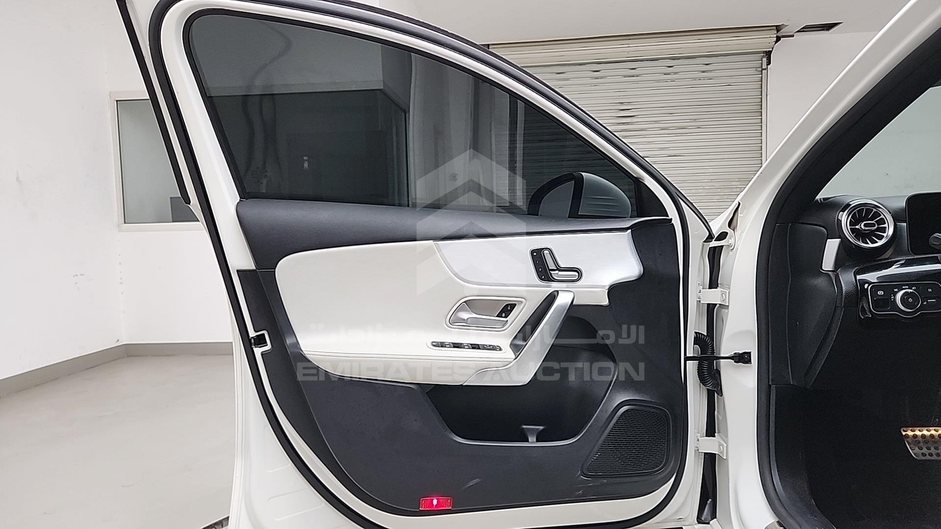 2019 MERCEDES A 250 VIN: WDD3F4GB8KJ055731