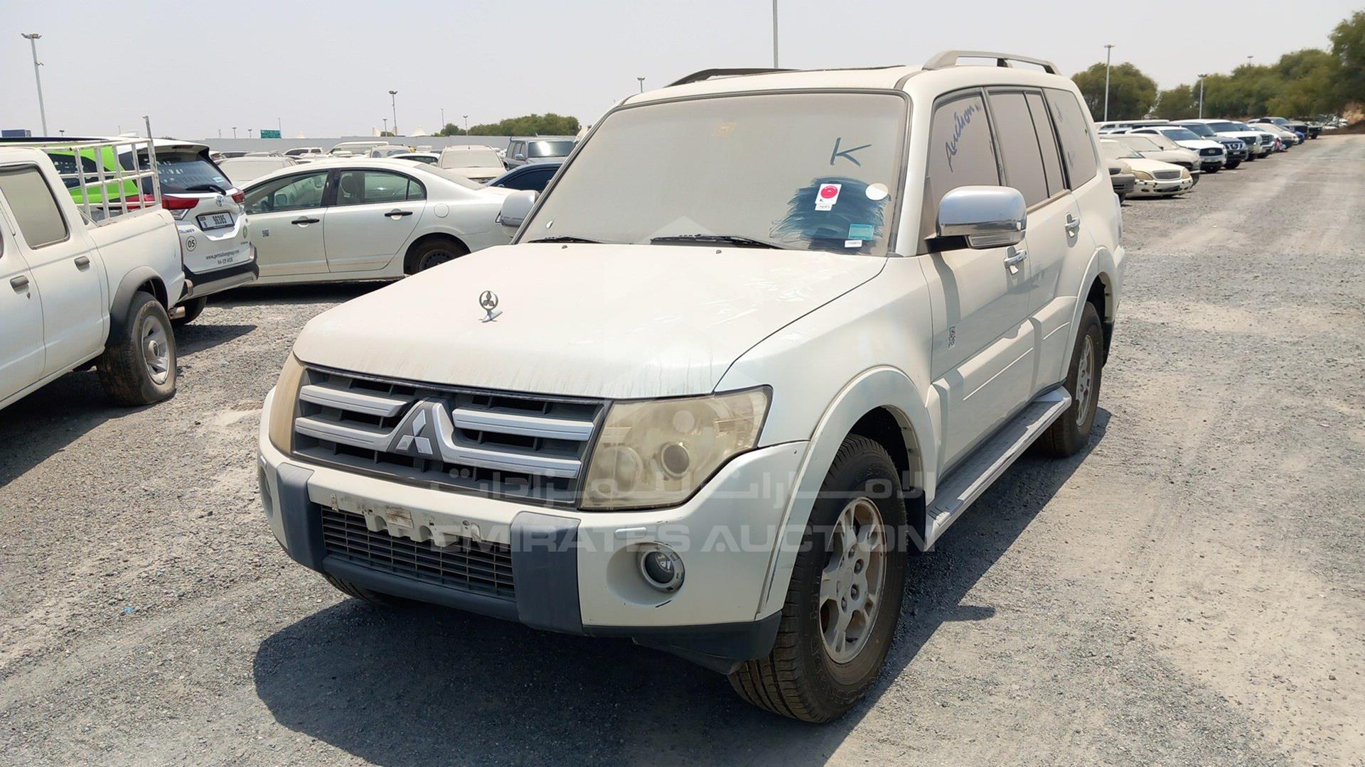 2008 MITSUBISHI PAJERO VIN: JMYLRV93W8J724284