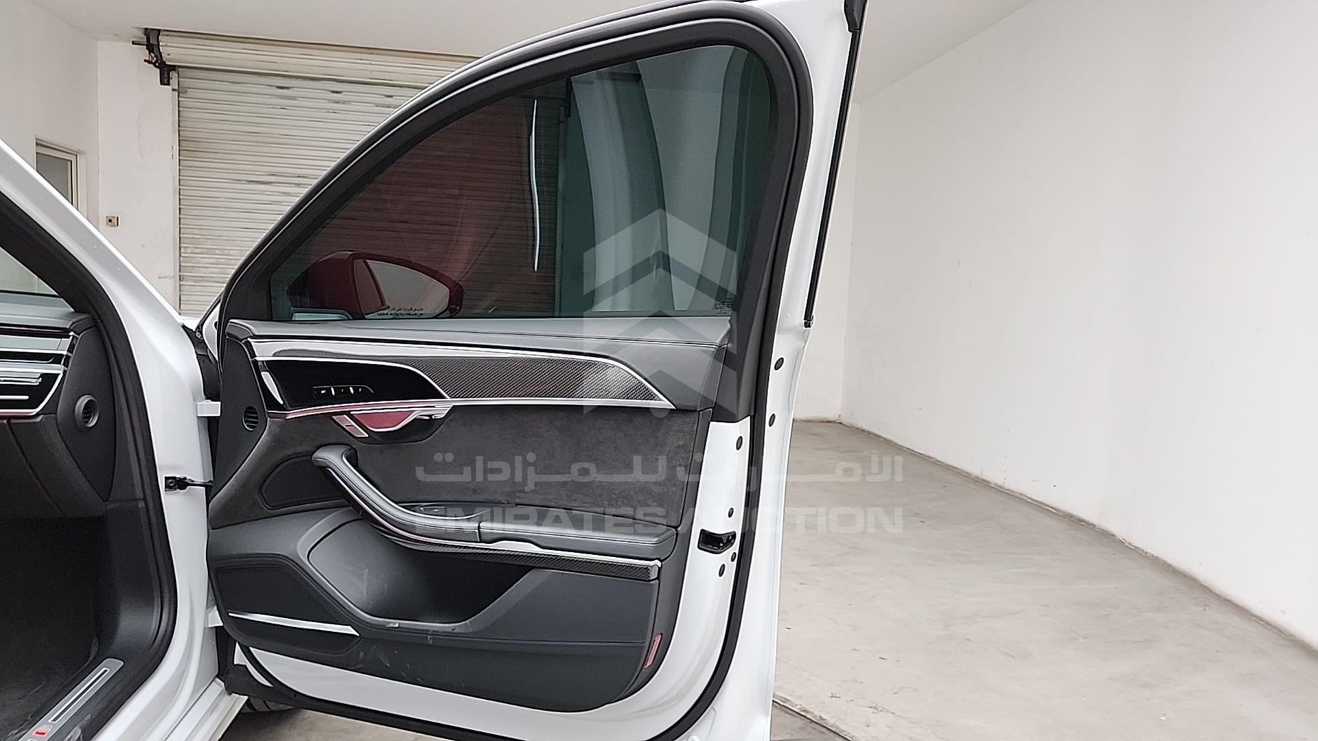 2020 AUDI S8 VIN: WAUZZZF85LN013510