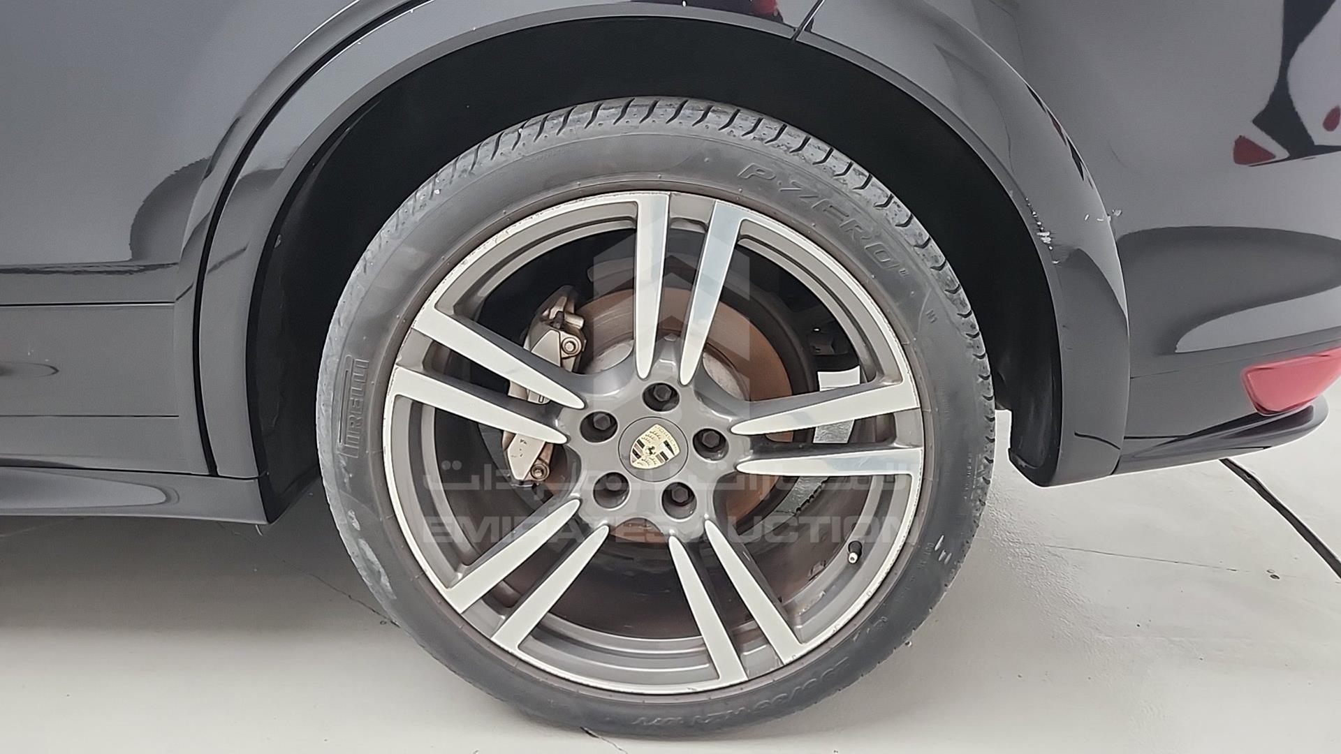 2012 PORSCHE CAYENNE S VIN: WP1ZZZ92ZCLA44383
