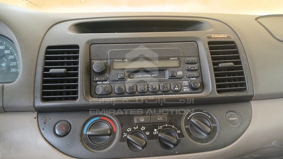 2014 Toyota Camry — Entertainment Systems & Camera Monitor & Navigation — Photo 17