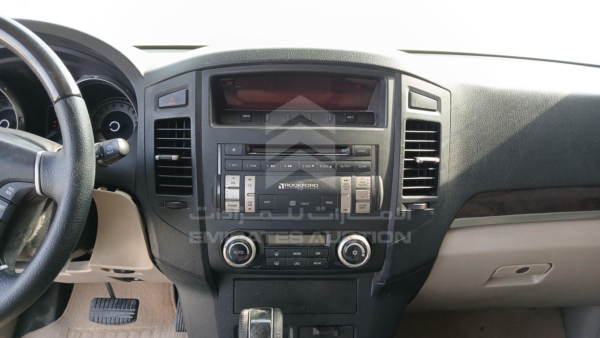2014 MITSUBISHI PAJERO VIN: JMYLRV95WEJ709535