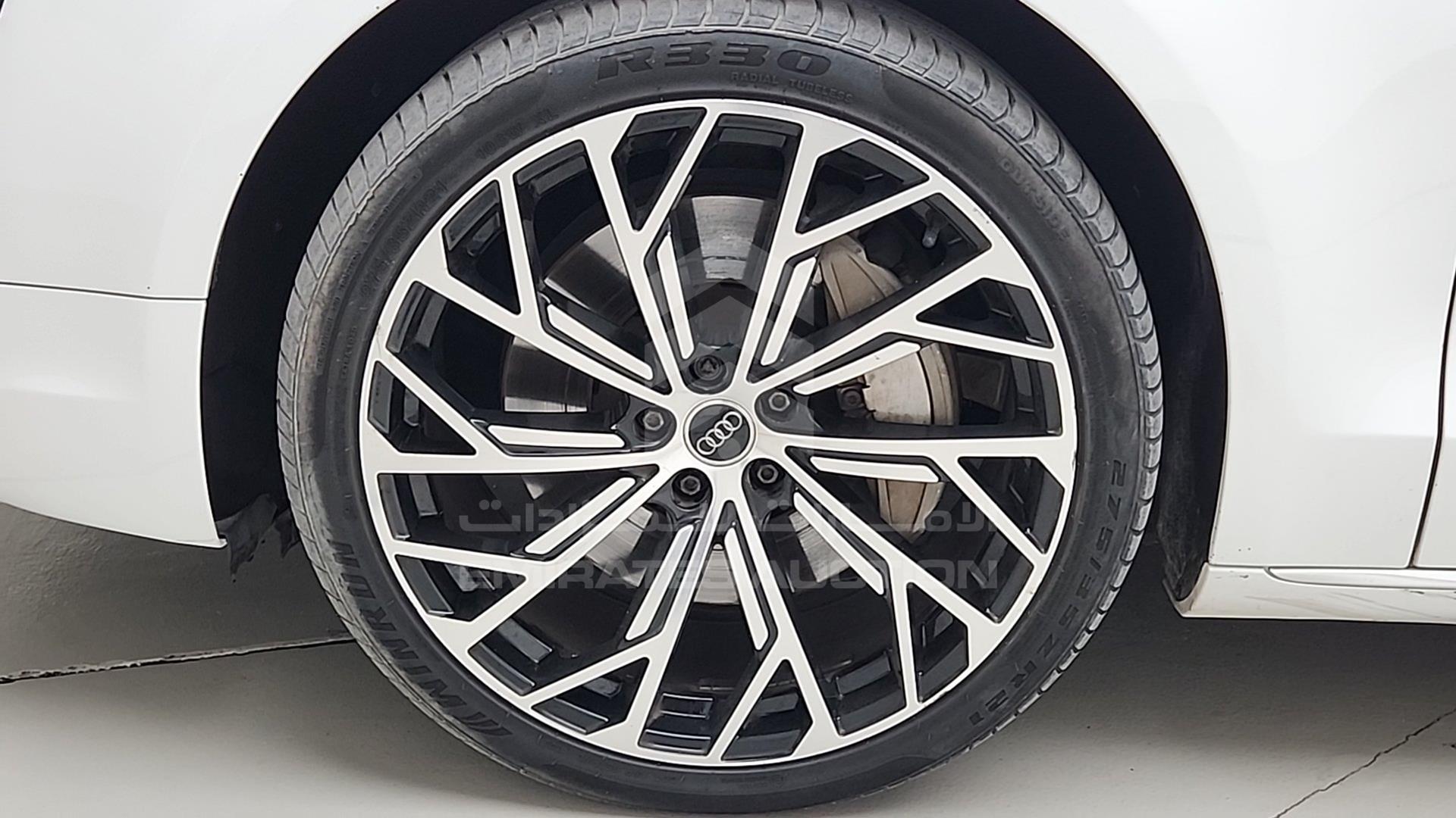 2015 AUDI A8 VIN: WAUY2BFD0FN000446