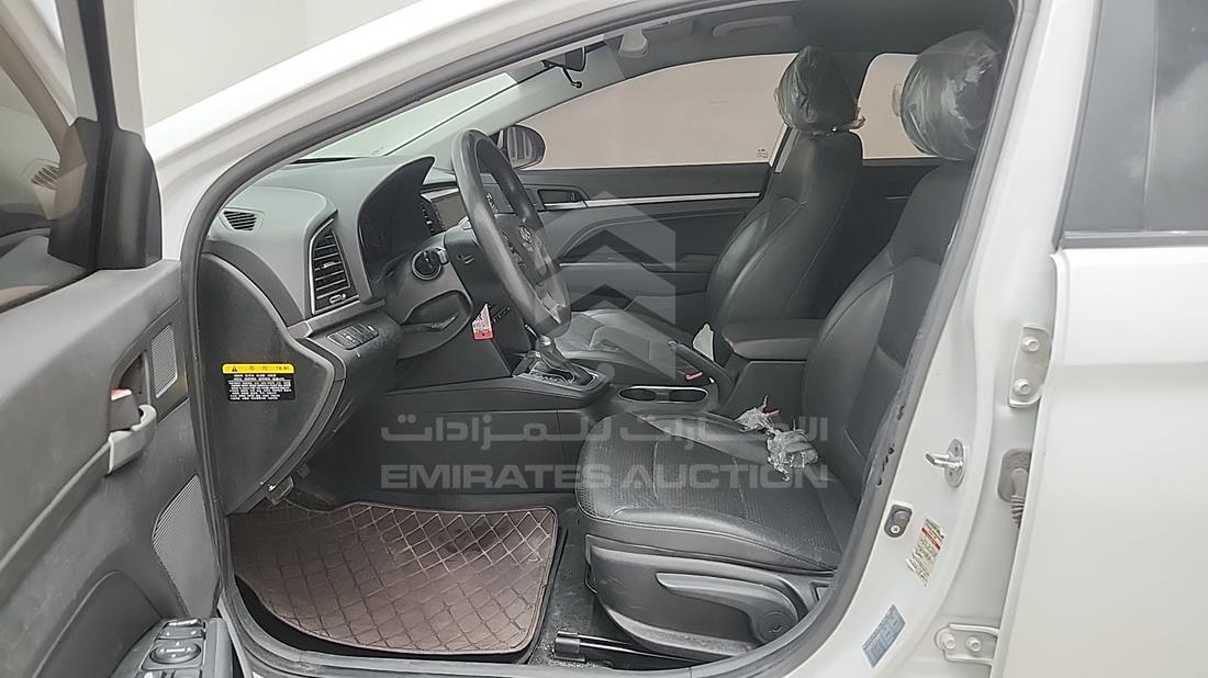 2019 Hyundai Avante — Front Left Driver Seat View — Photo 13