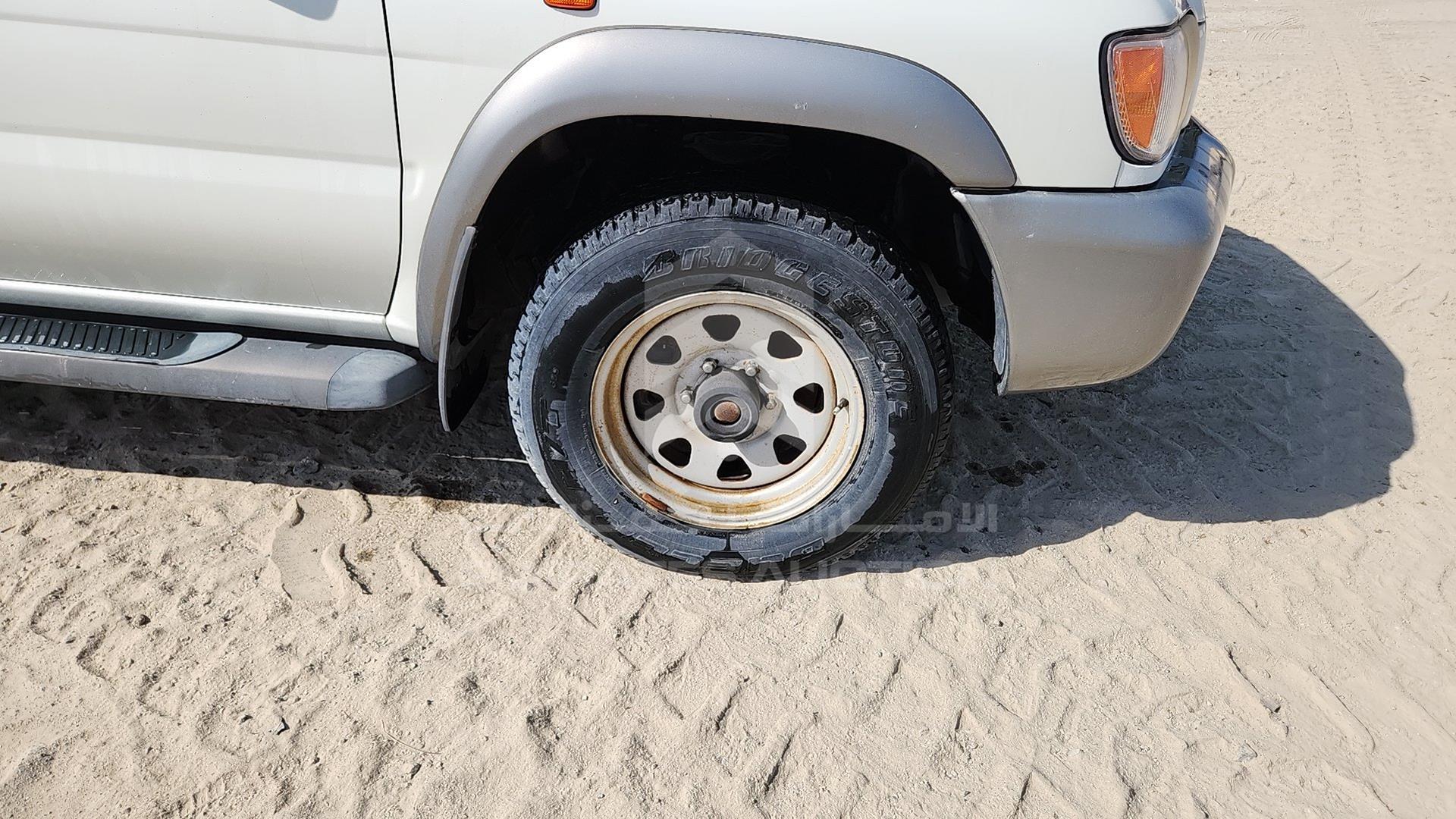 2002 NISSAN PATHFINDER VIN: JN8AR05Y22W523968