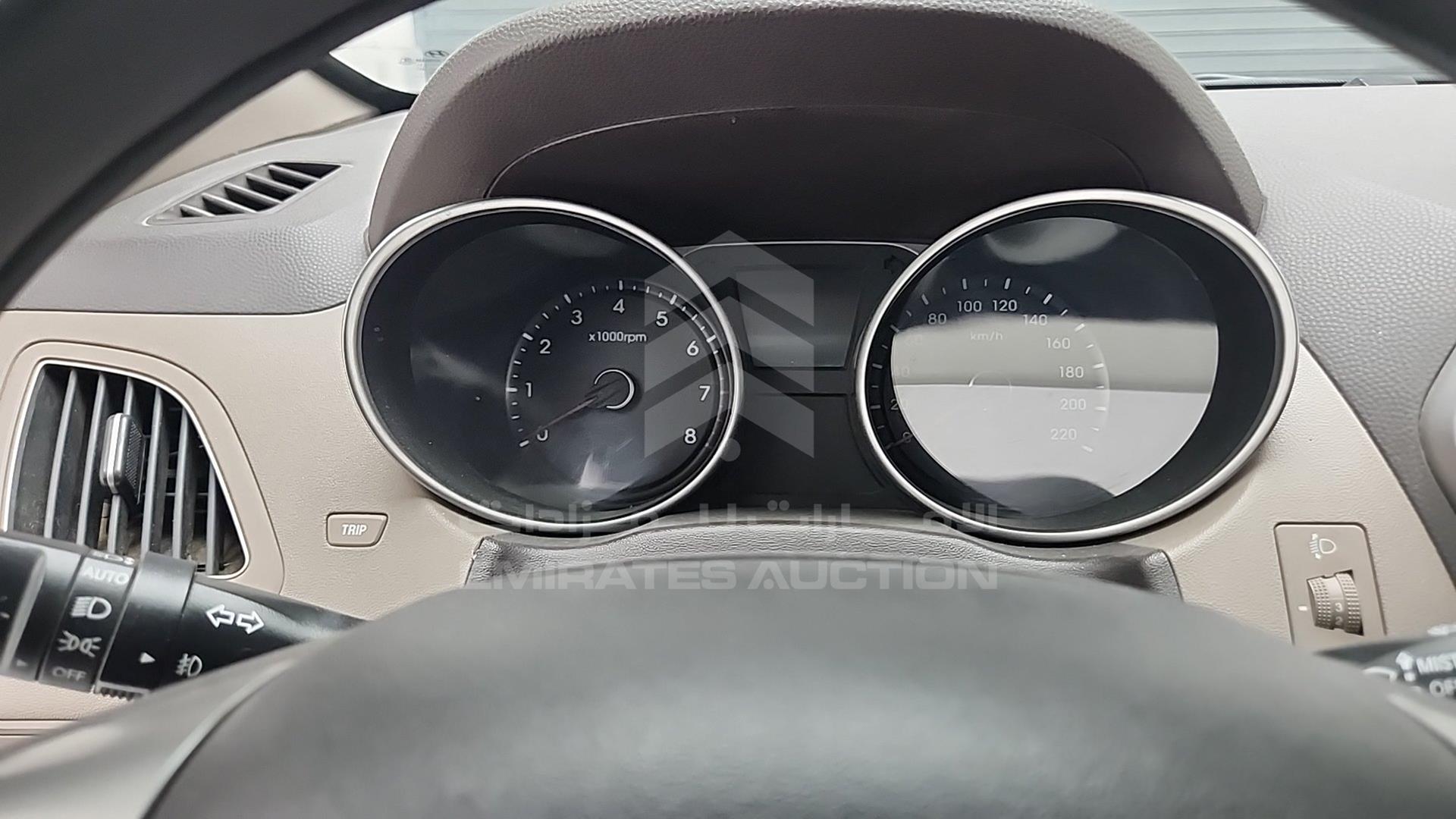 2011 HYUNDAI TUCSON VIN: KMHJT81B9BU103998