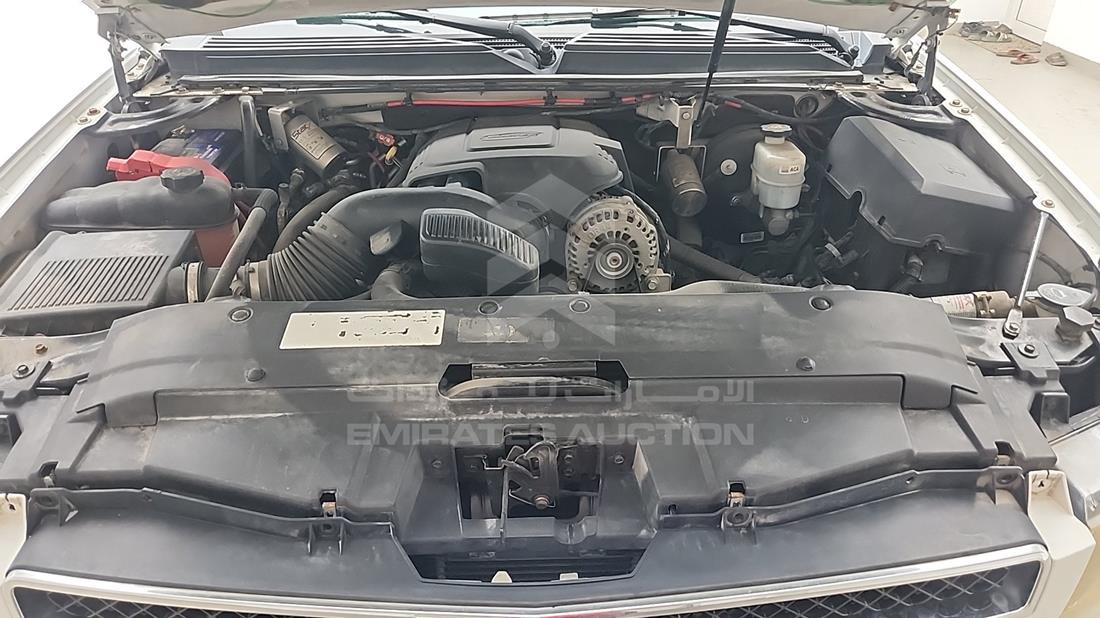 2008 Chevrolet Tahoe — Engine Bay — Photo 28