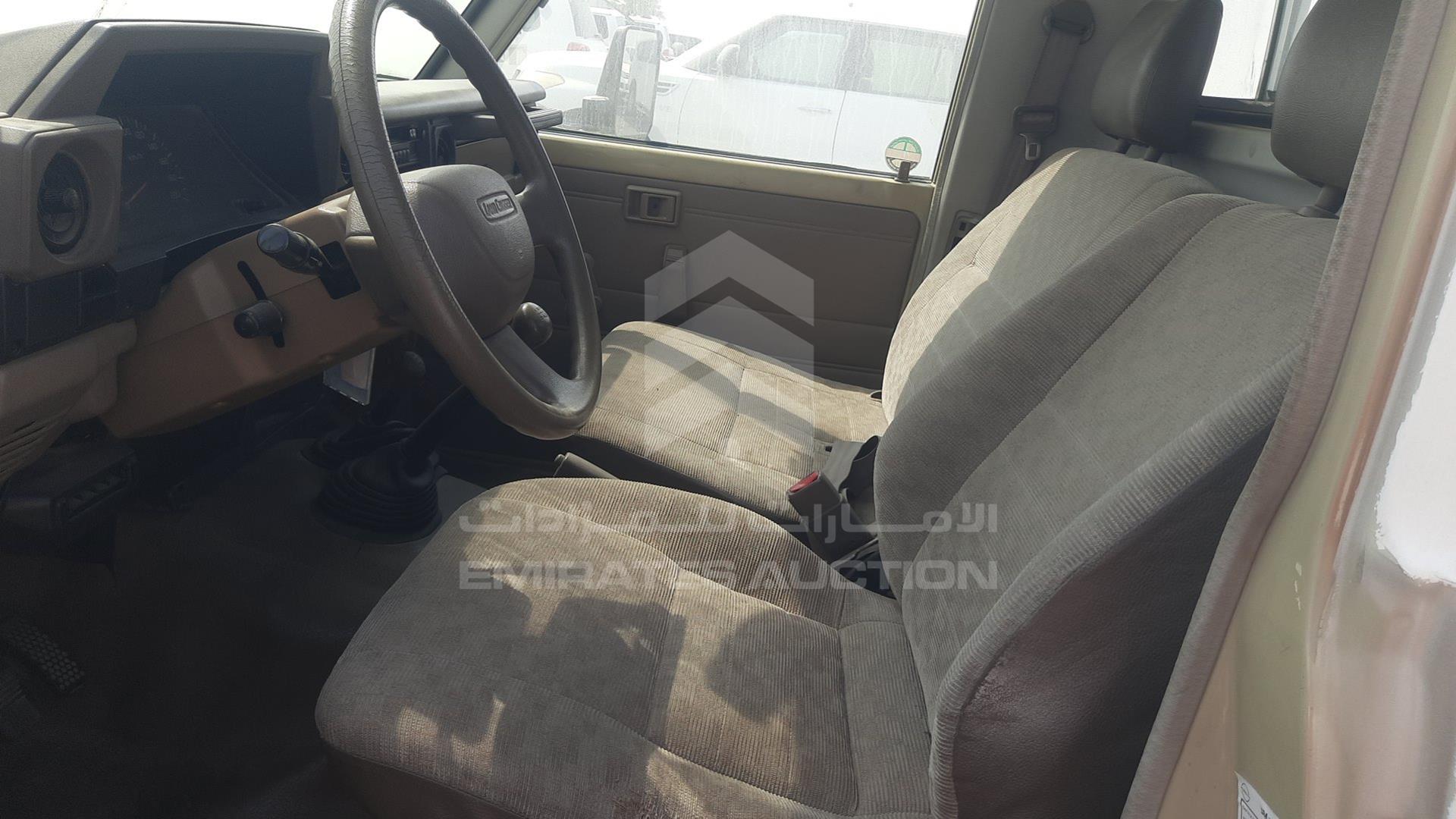 2000 TOYOTA LAND CRUISER PICKUP VIN: JTFLJ71J4Y8000999