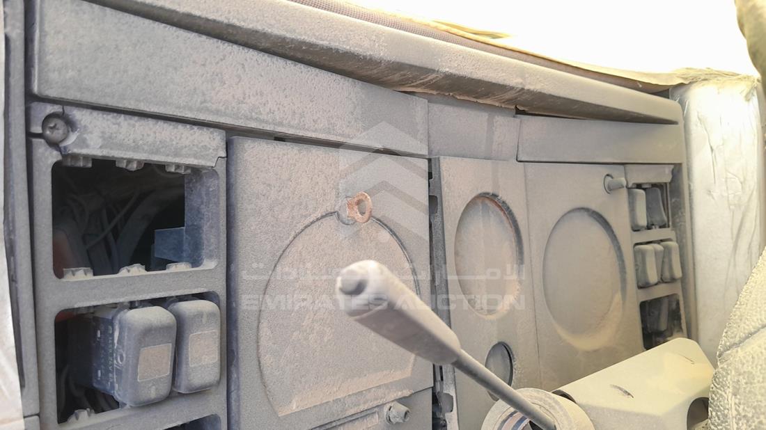 2006 Mercedes Truck — Speedometer & RPM Gauges — Photo 15