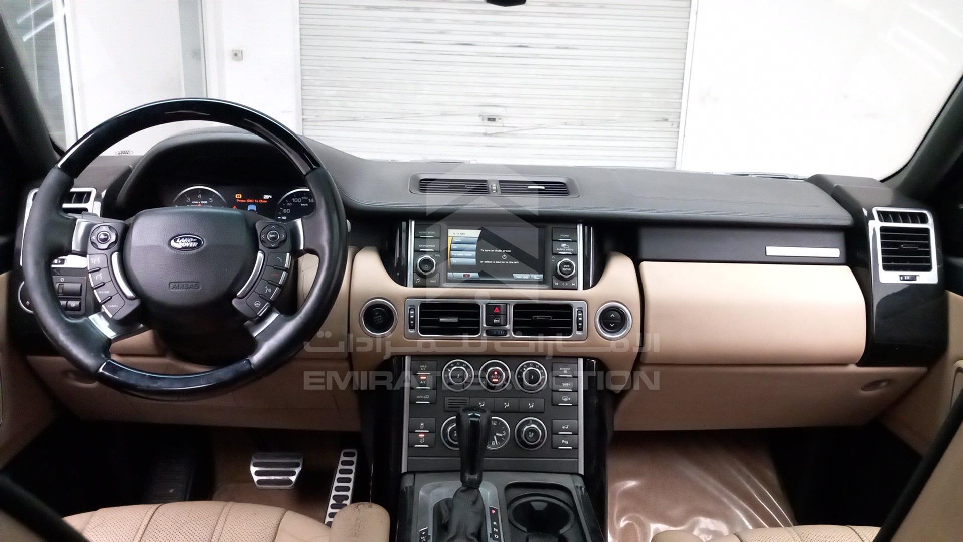 2011 RANGE ROVER VOGUE VIN: SALLMAME4BA335131