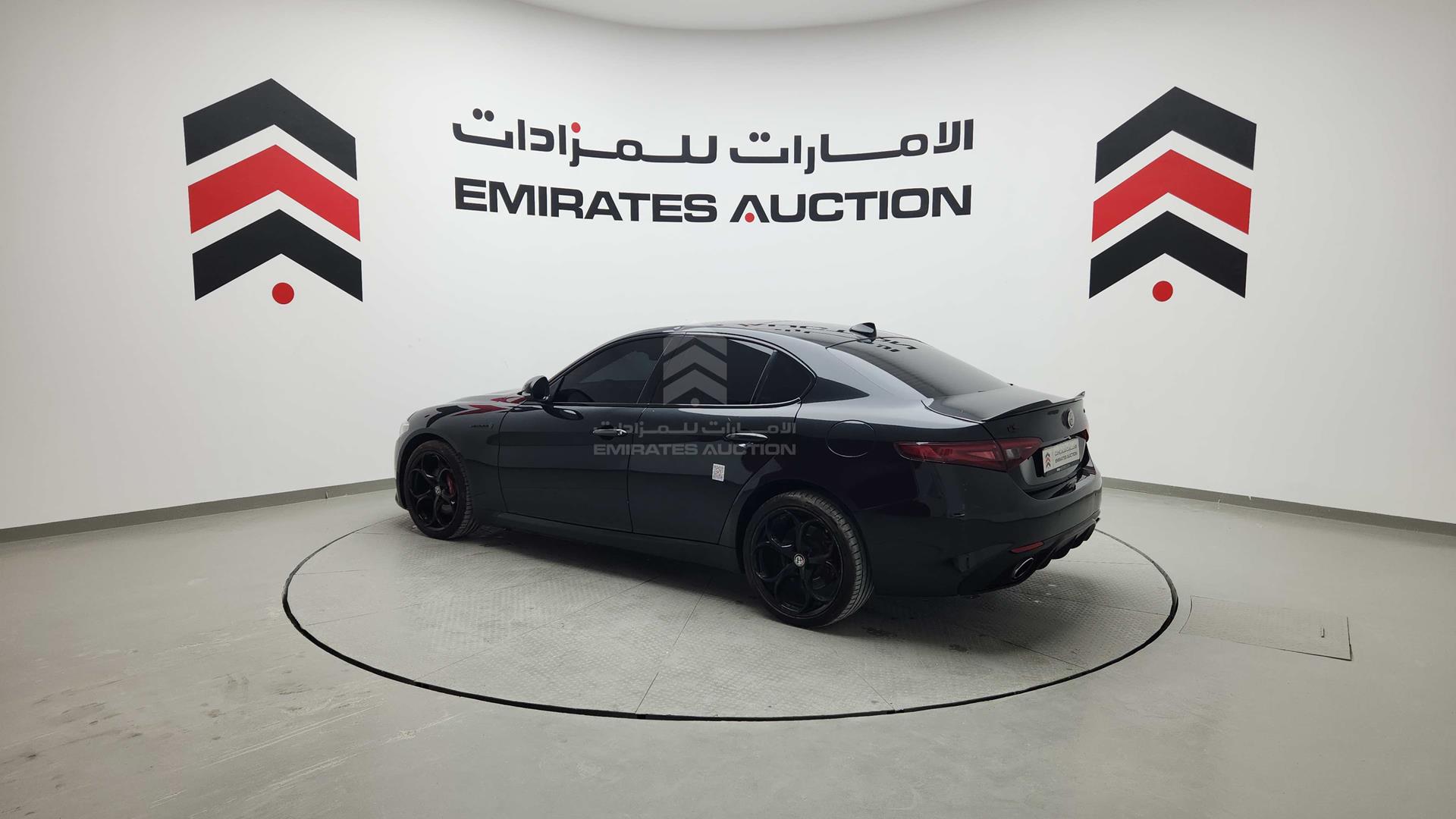 2019 ALFA ROMEO GIULIA VIN: ZAREAFDN7K7612658