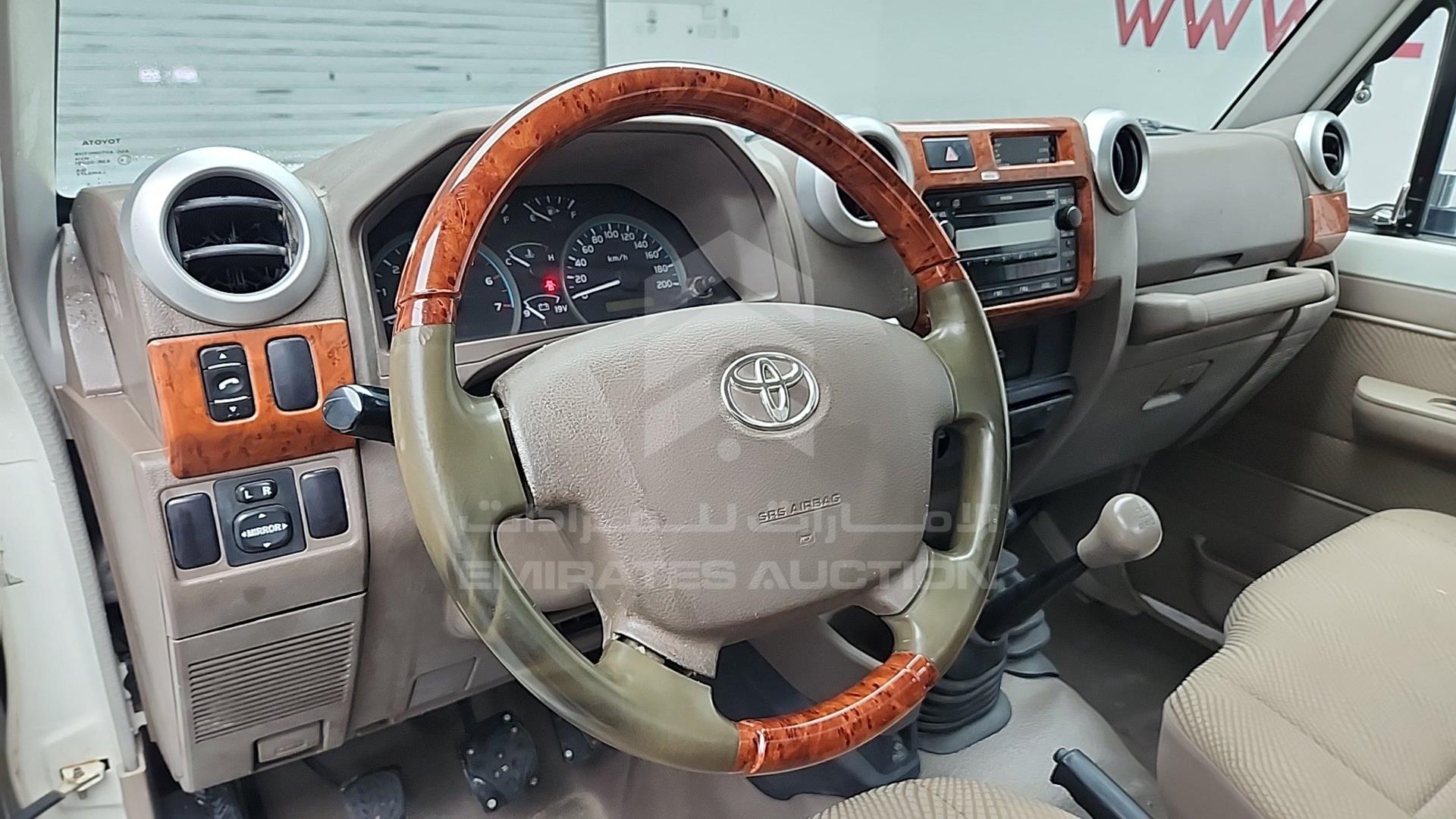 2013 TOYOTA LAND CRUISER PICKUP VIN: JTFLU73J6D4538691