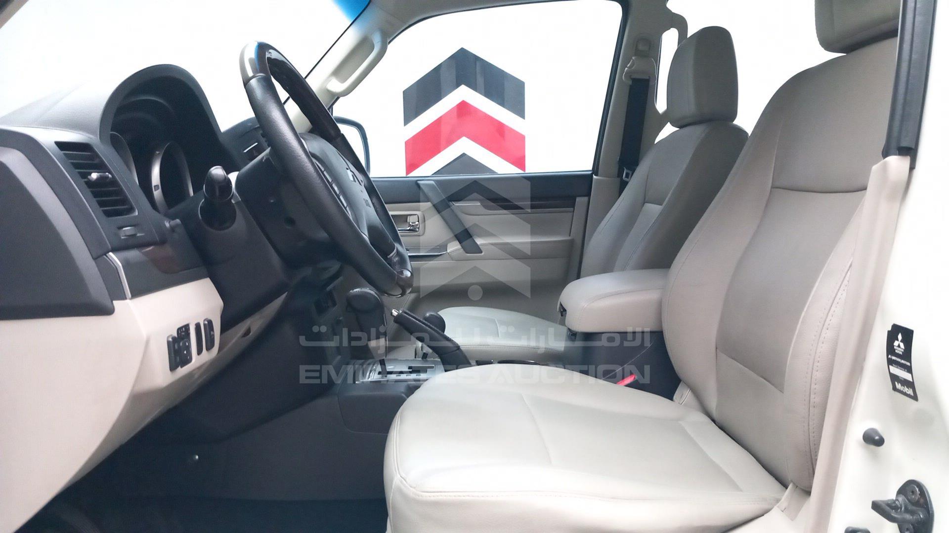 2014 MITSUBISHI PAJERO VIN: JMYLRV95WEJ703780