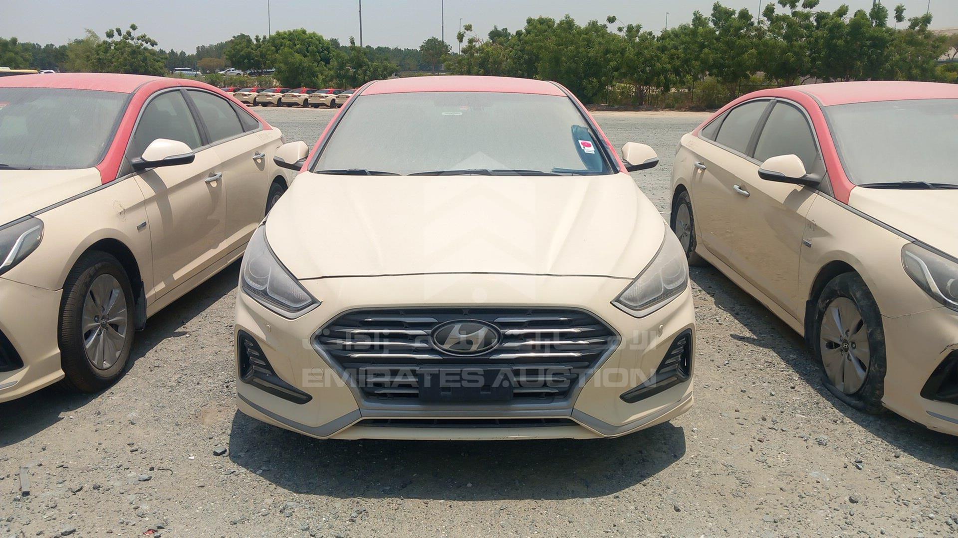 2018 HYUNDAI SONATA VIN: KMHE24136JA082064
