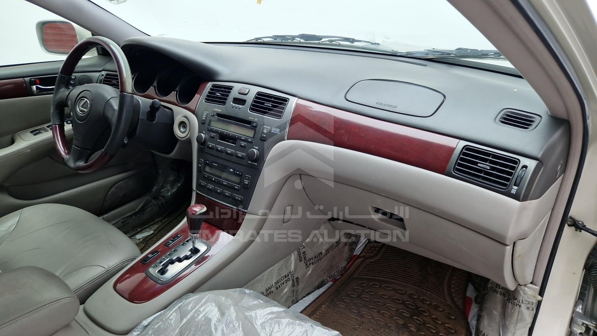 2002 LEXUS ES 300 VIN: JTHBF30G820063242