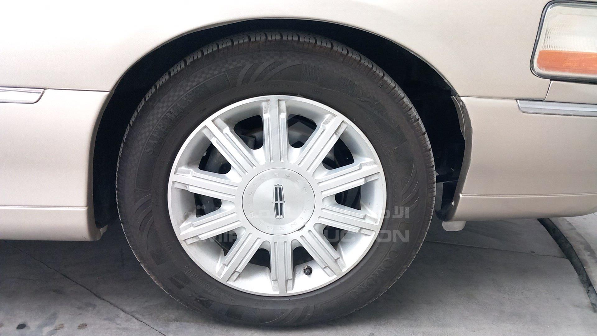 2011 LINCOLN TOWN CAR VIN: 2LNBL8CV5BX763394