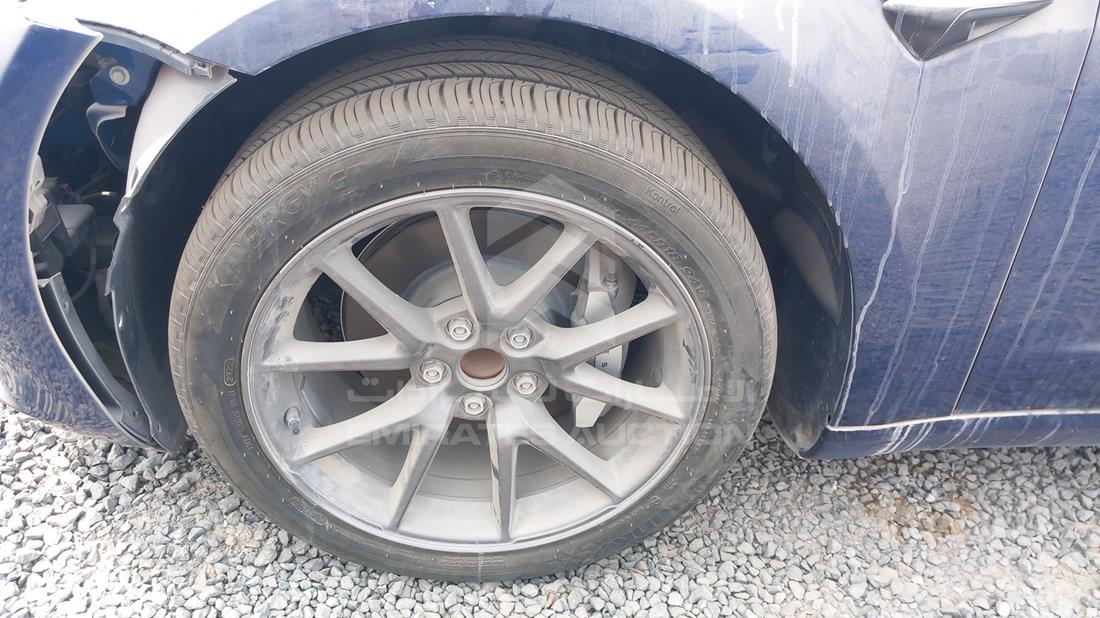تيسلا موديل 3 2023 — الإطار الأمامي الأيسر — صورة 12