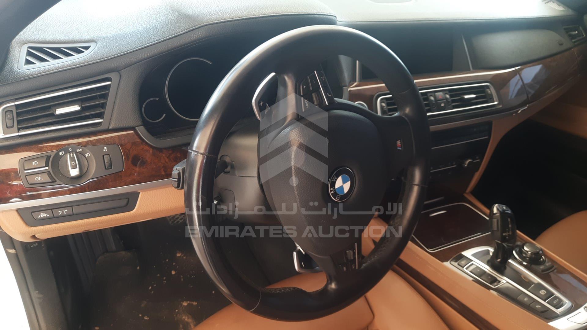 0 BMW --- VIN: WBAYE2108DDZ42176