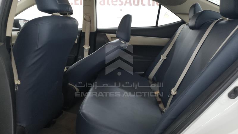 RKLBB9HE8H5198951 Auction: EmiratesAuction Lot: 404127 RKLBB9HE8H5198951 Toyota Corolla 2017 WHITE Photo 19