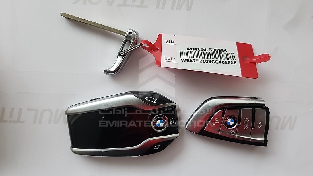 2016 BMW 740 LI — Keys — Photo 6