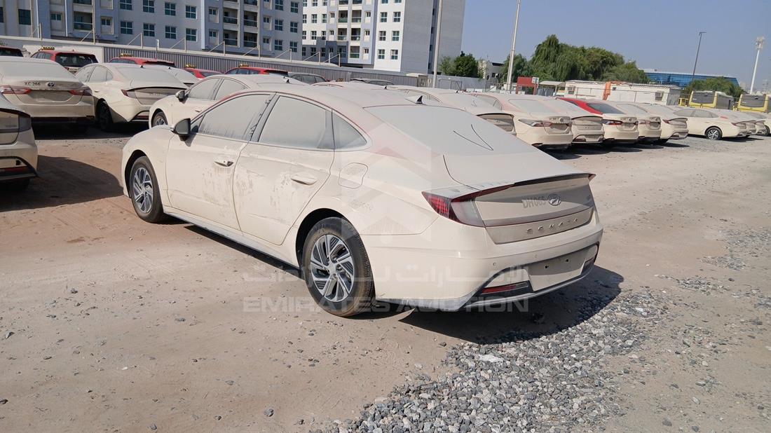 هيونداي سوناتا هجينة 2021 — الزاوية الخلفية اليسرى — صورة 7