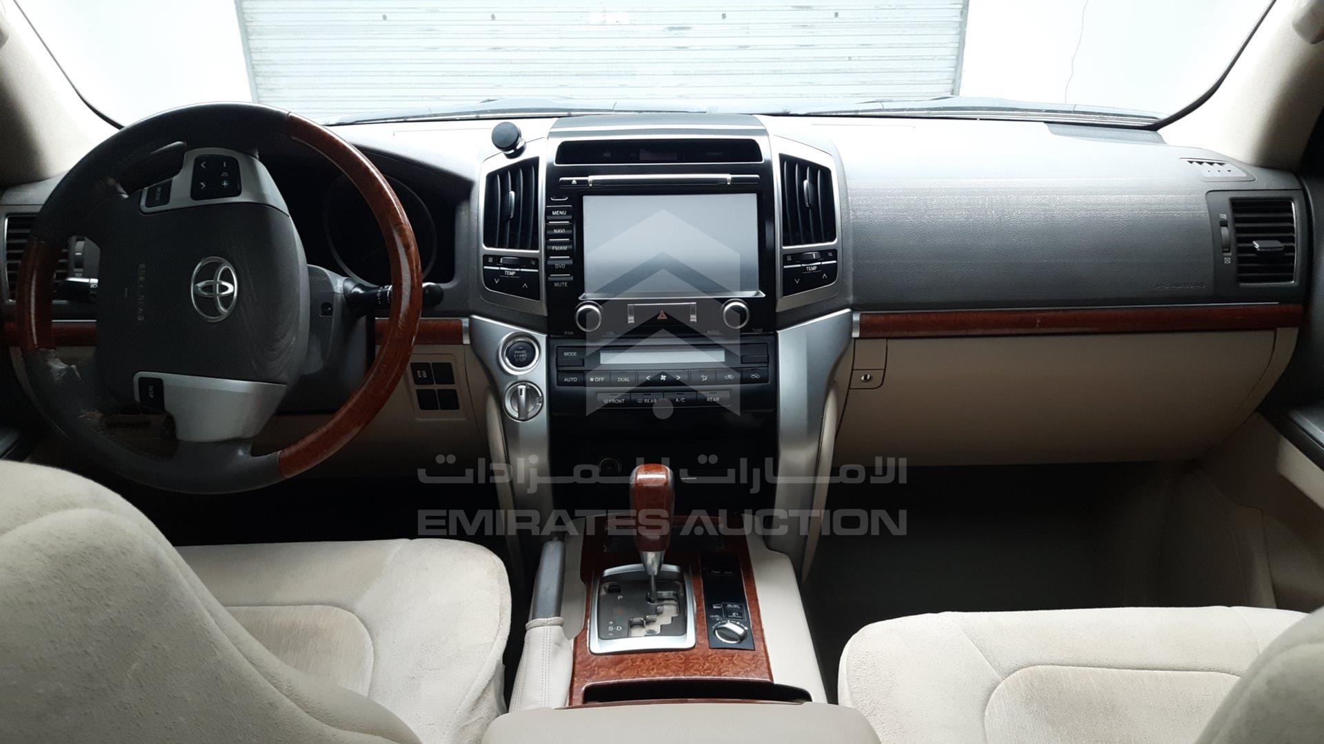 2015 TOYOTA LAND CRUISER VIN: JTMHY05J5F4032408