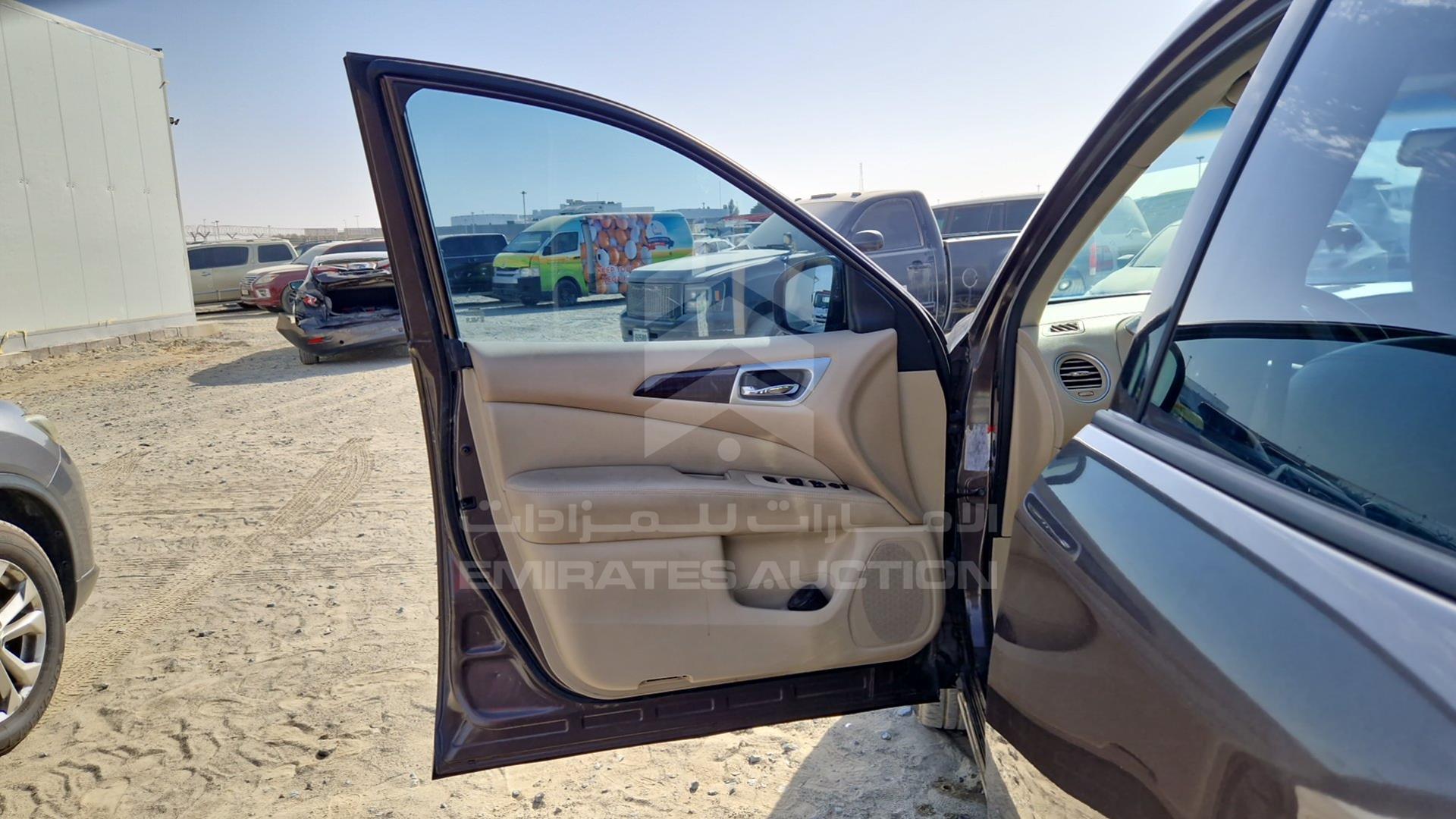 2015 NISSAN PATHFINDER VIN: 5N1AR2M58FC649561