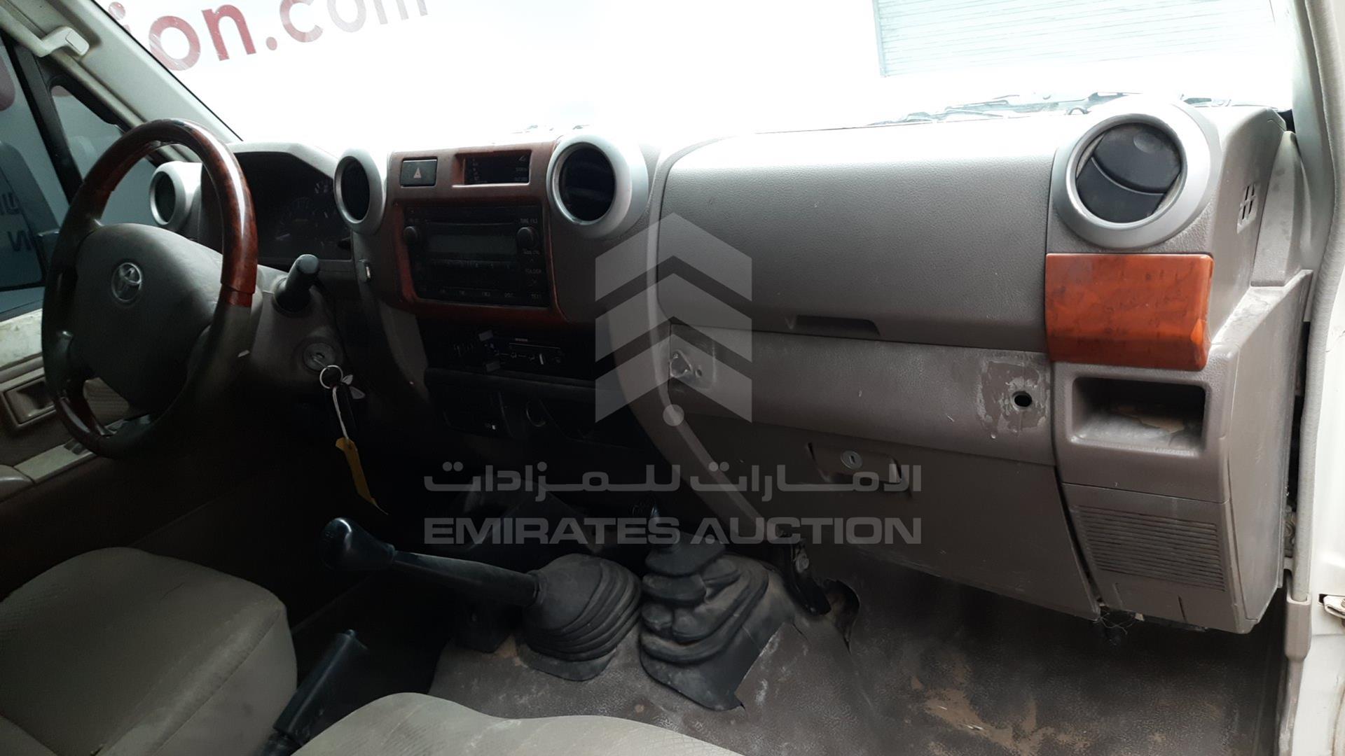 2014 TOYOTA LAND CRUISER VIN: JTFLU73J4E4553353