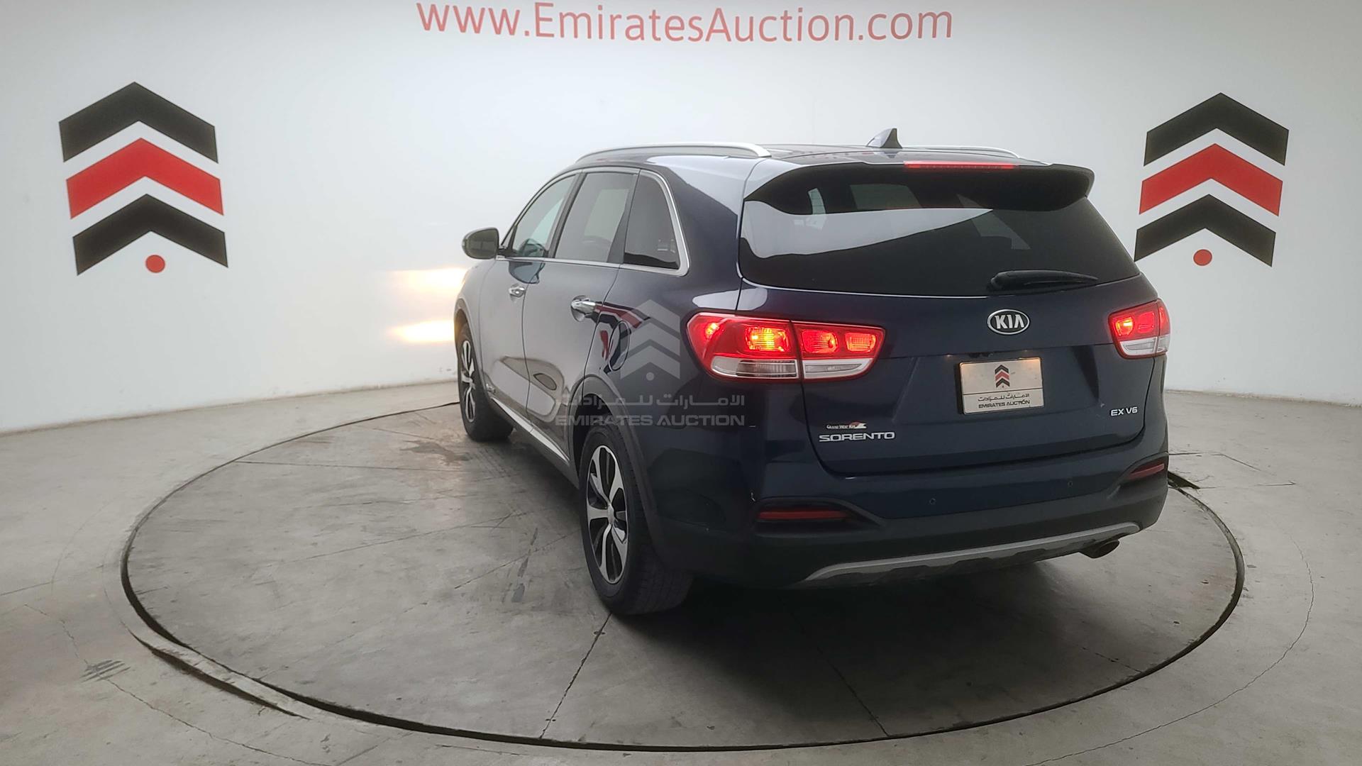2018 KIA SORENTO VIN: 5XYPHDA51JG354243