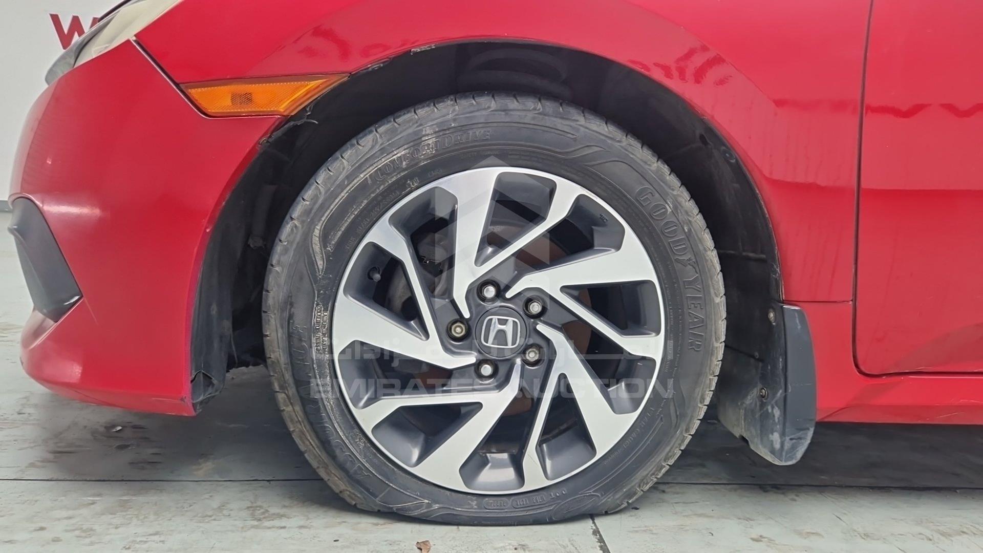 2017 HONDA CIVIC VIN: 2HGFC2F77HH541685