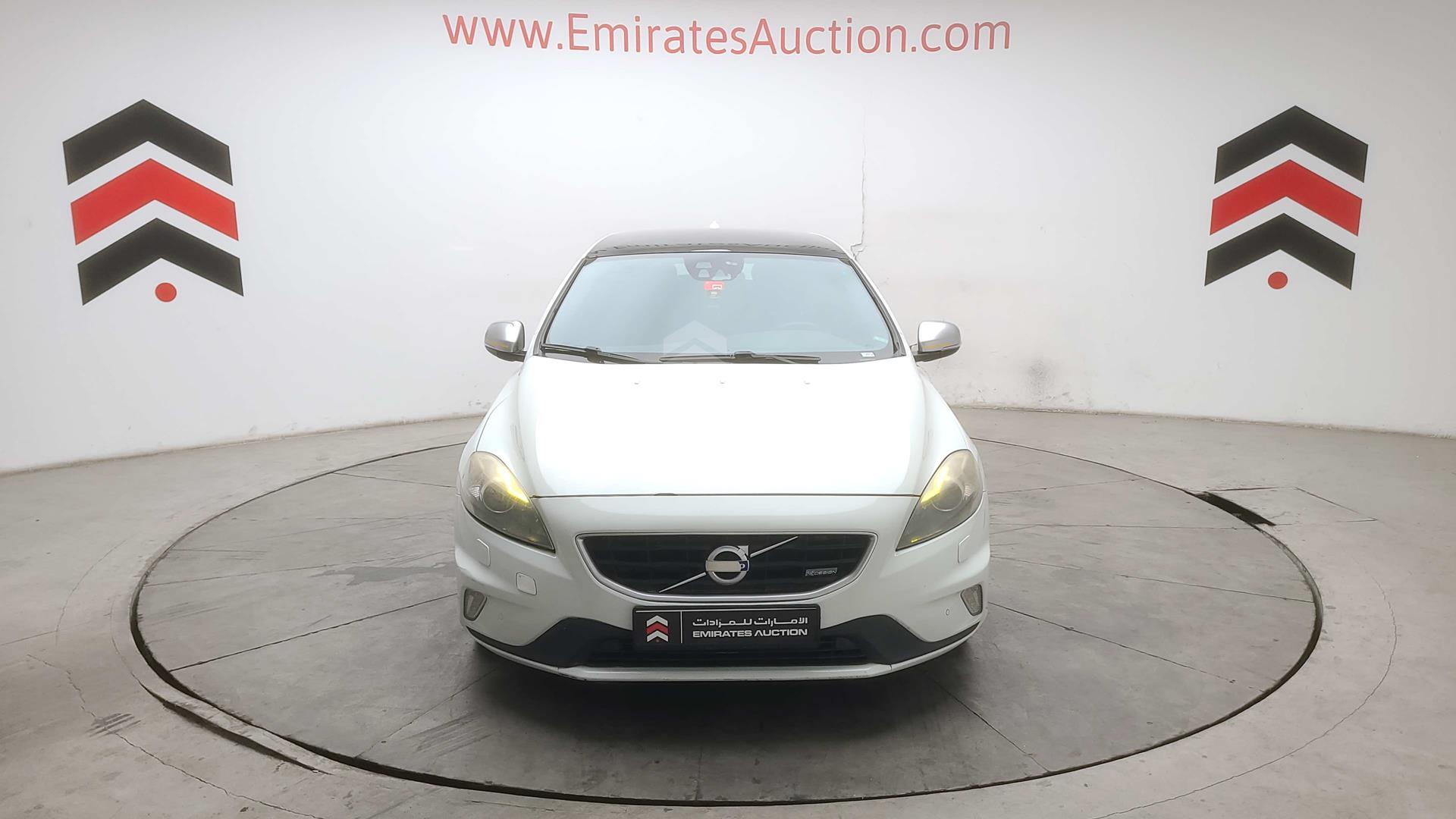 2014 VOLVO V40 VIN: YV1635MV8E2123328