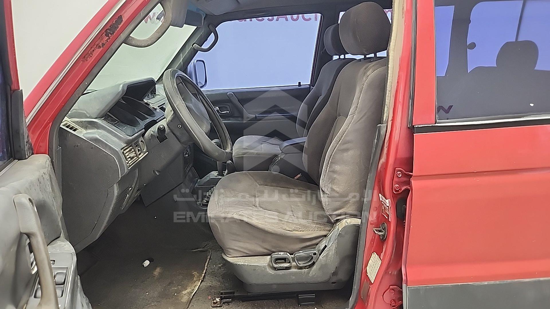 2000 MITSUBISHI PAJERO VIN: JMY0RV310YJ704581