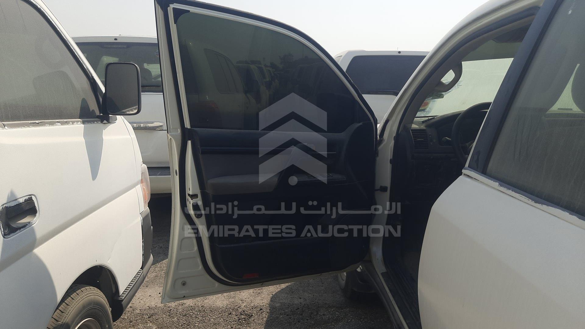 2011 TOYOTA LAND CRUISER VIN: JTMDU09J5B4034836