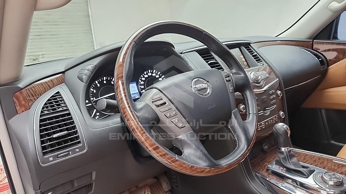 نيسان باترول 2019 — زاوية واجهة السائق الأمامية اليسرى — صورة 15
