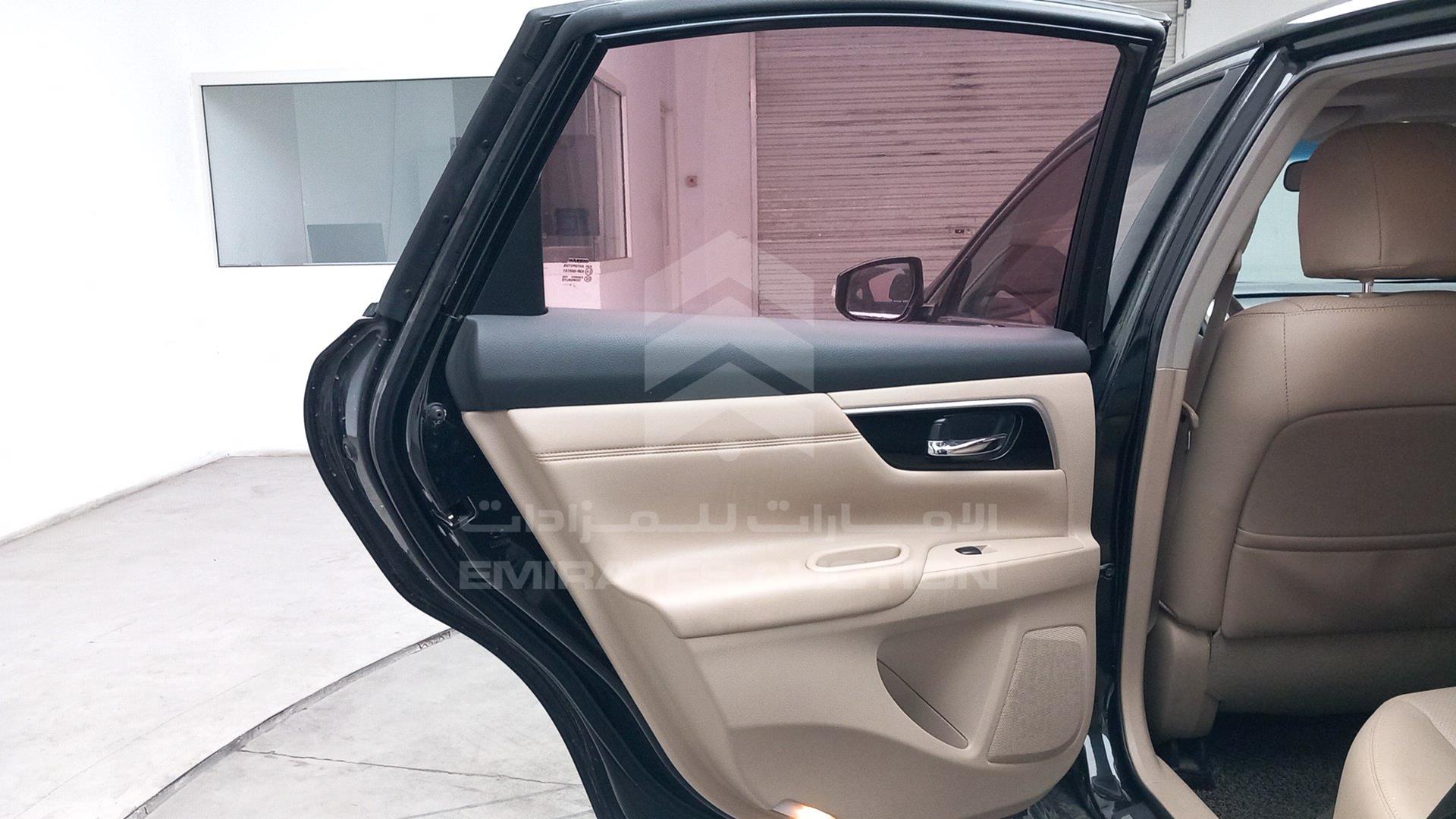 2017 NISSAN TEANA VIN: LGBF5AE07HR312584