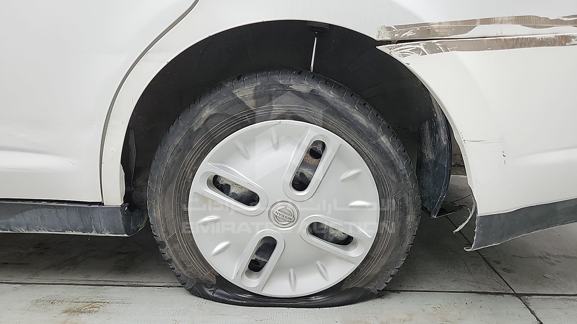 2011 NISSAN TIIDA VIN: 3N1BC1A6XBK201802