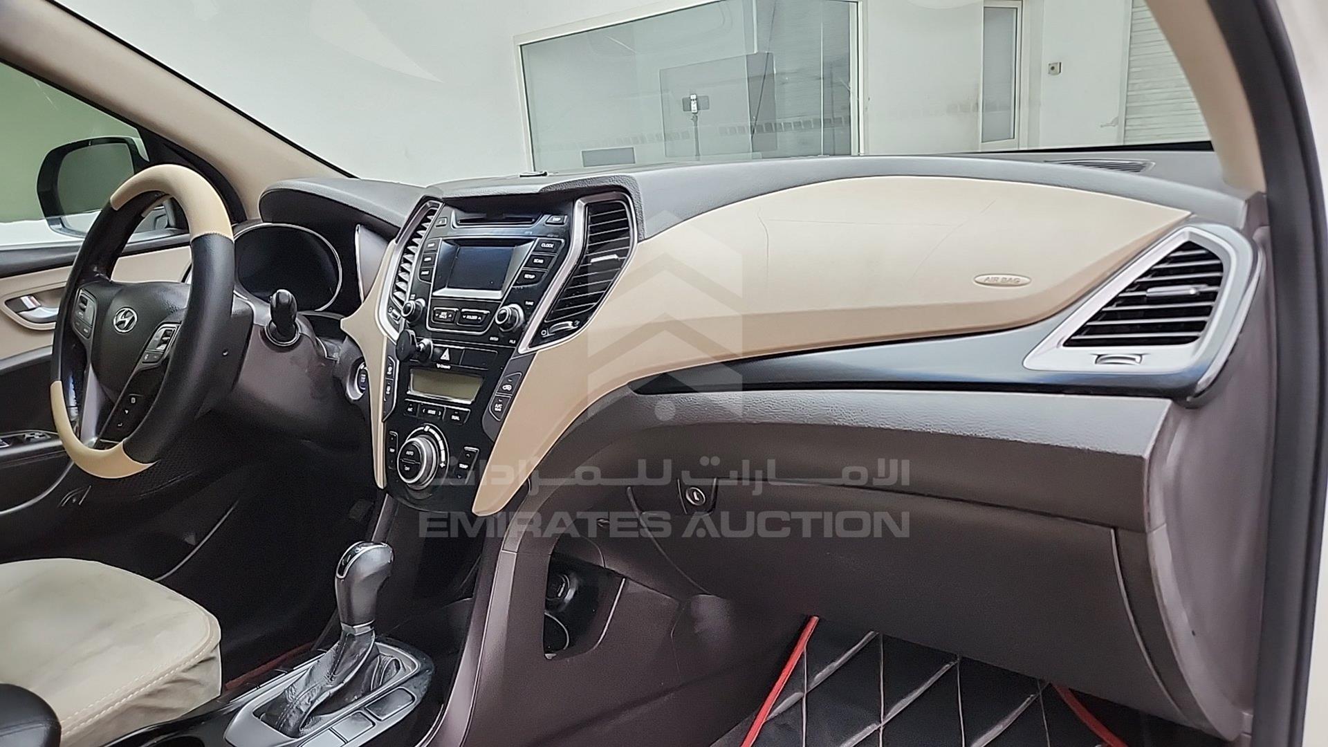 2016 HYUNDAI SANTA FE VIN: KMHSU81E7GU467114