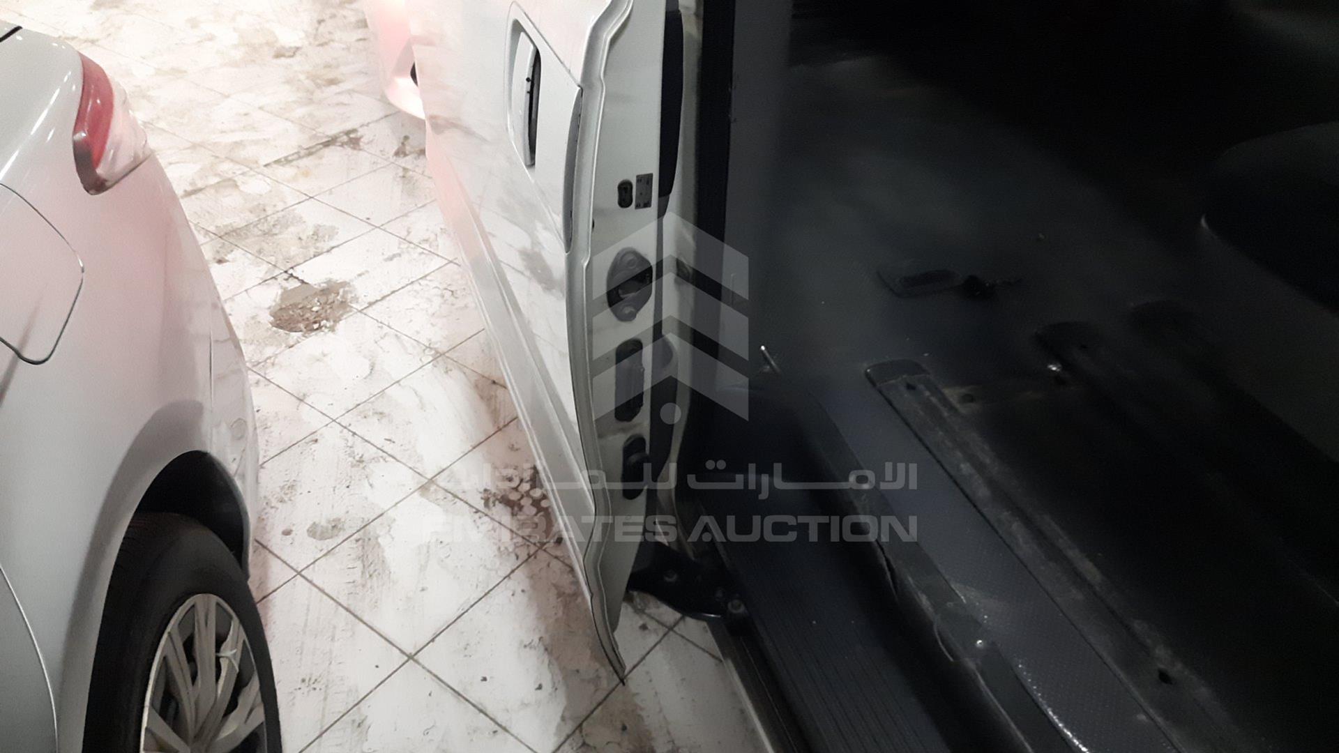 2018 HYUNDAI H1 VIN: KMHWG81RXJU967562