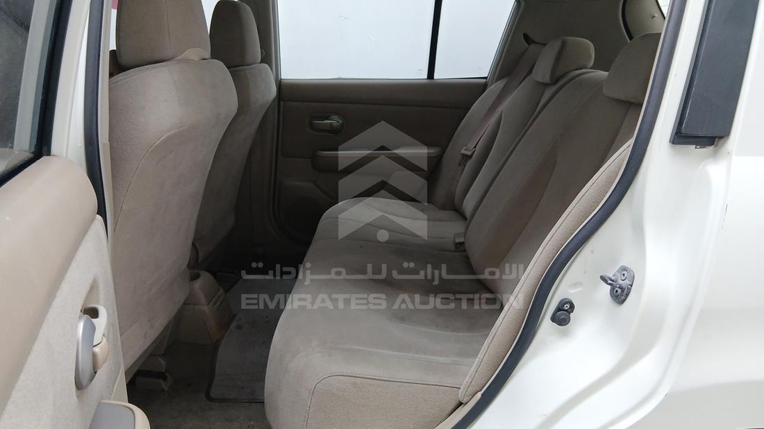 نيسان تيدا 2008 — زاوية الراكب الخلفي اليسرى — صورة 21