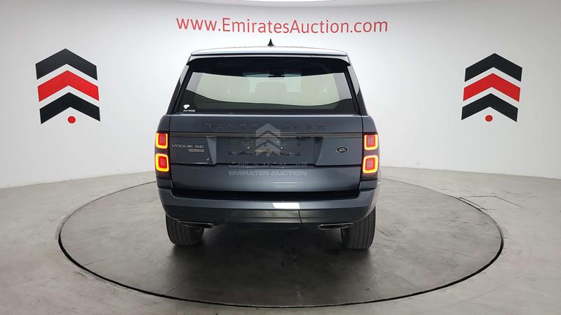 SALGA2BV6JA380966 Auction: EmiratesAuction Lot: 405807 SALGA2BV6JA380966 Range Rover Vogue SE 2018 BLUE Photo 12