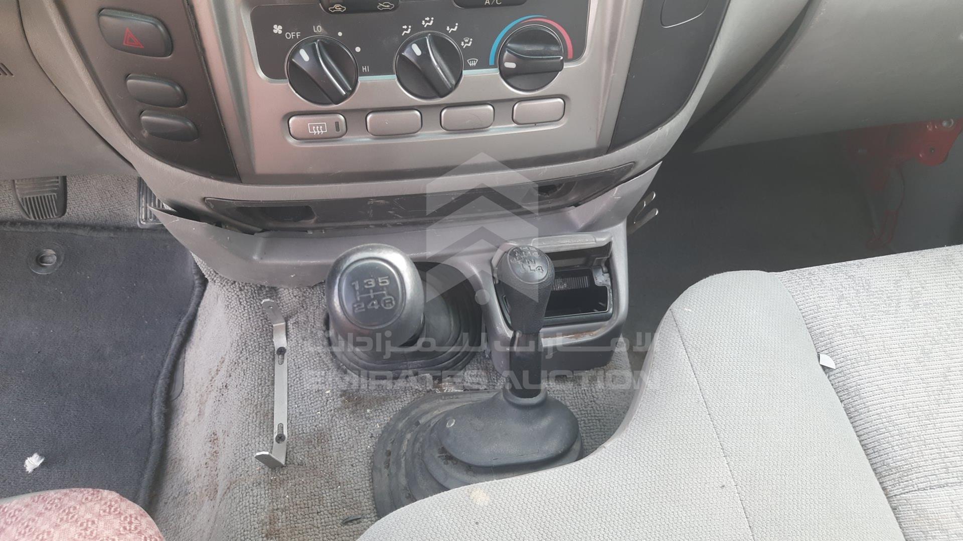 2003 TOYOTA LAND CRUISER VIN: JTGHJ01J233003981