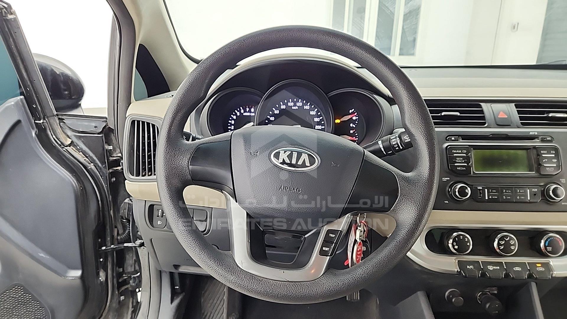 2015 KIA RIO VIN: KNADN4125F6440051