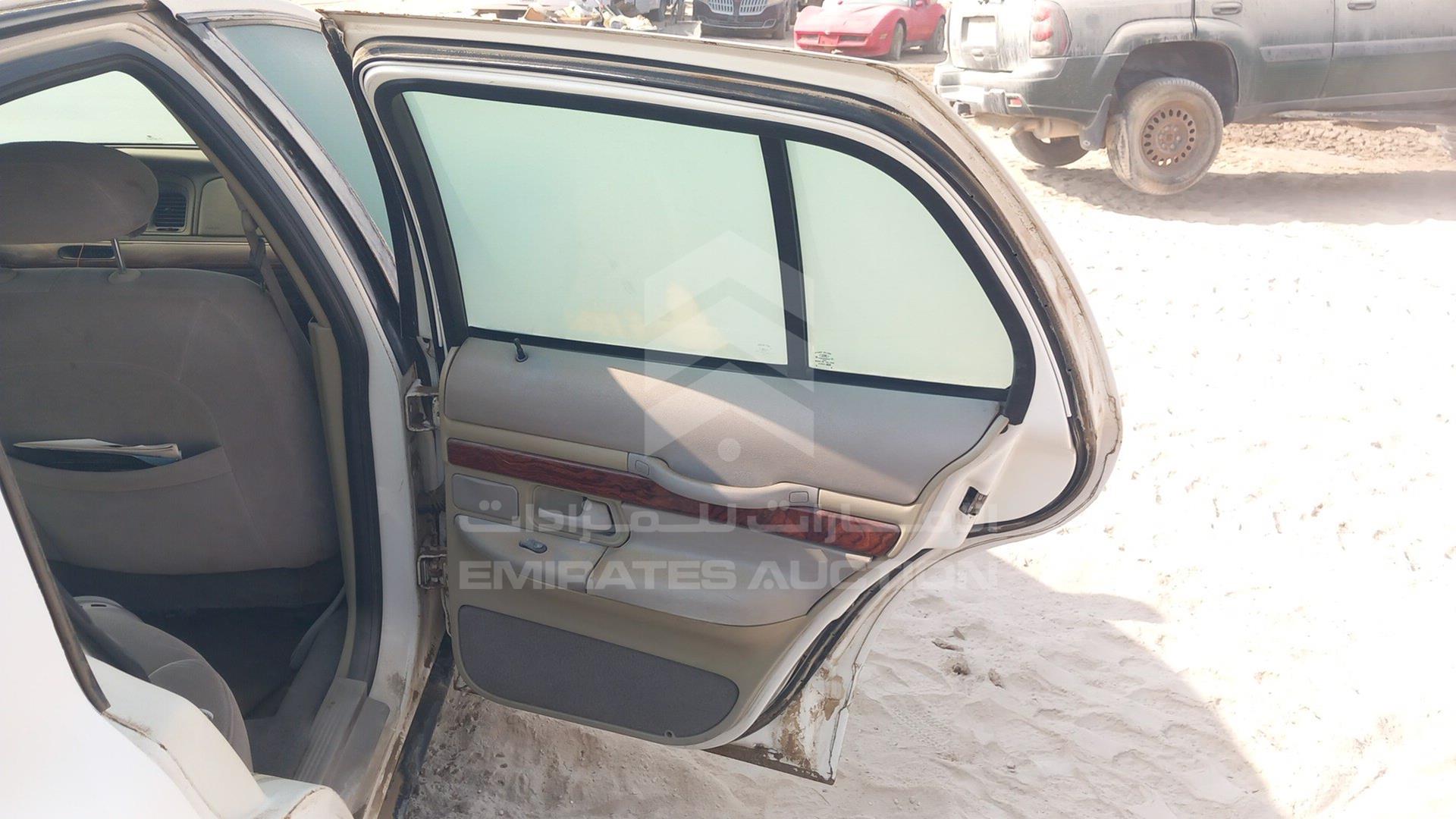 2000 FORD MERCURY VIN: 2MEFM74W7YX617963