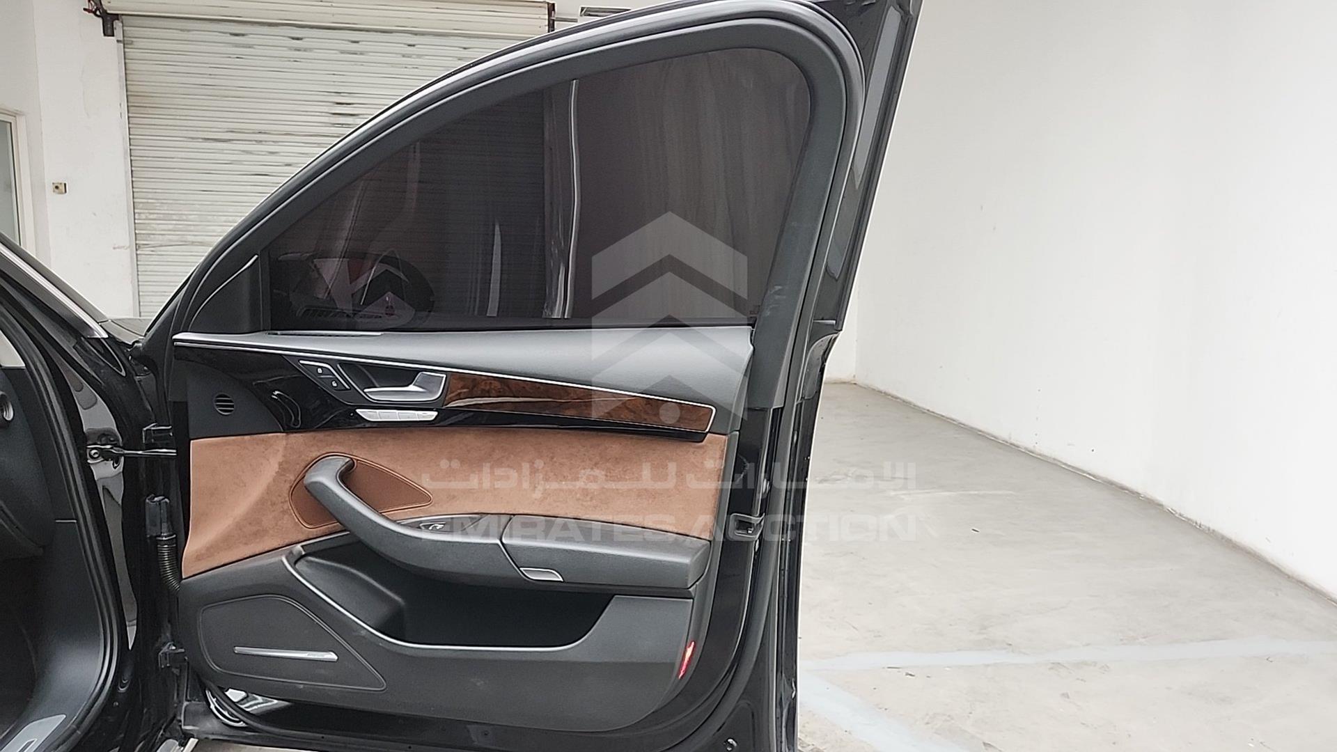 2016 AUDI A8 VIN: WAUYGBFD4GN007001