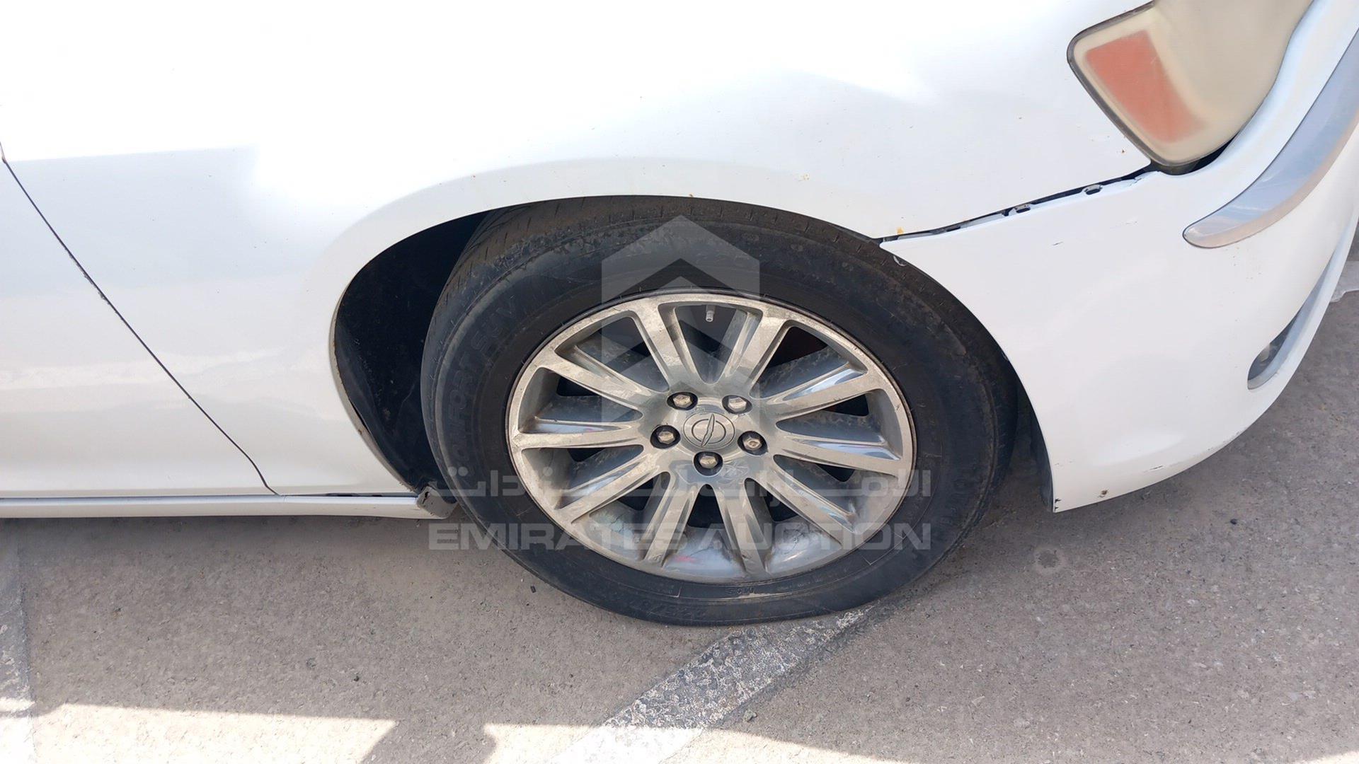 2011 CHRYSLER 300 VIN: 2C3CA5CG2BH579608