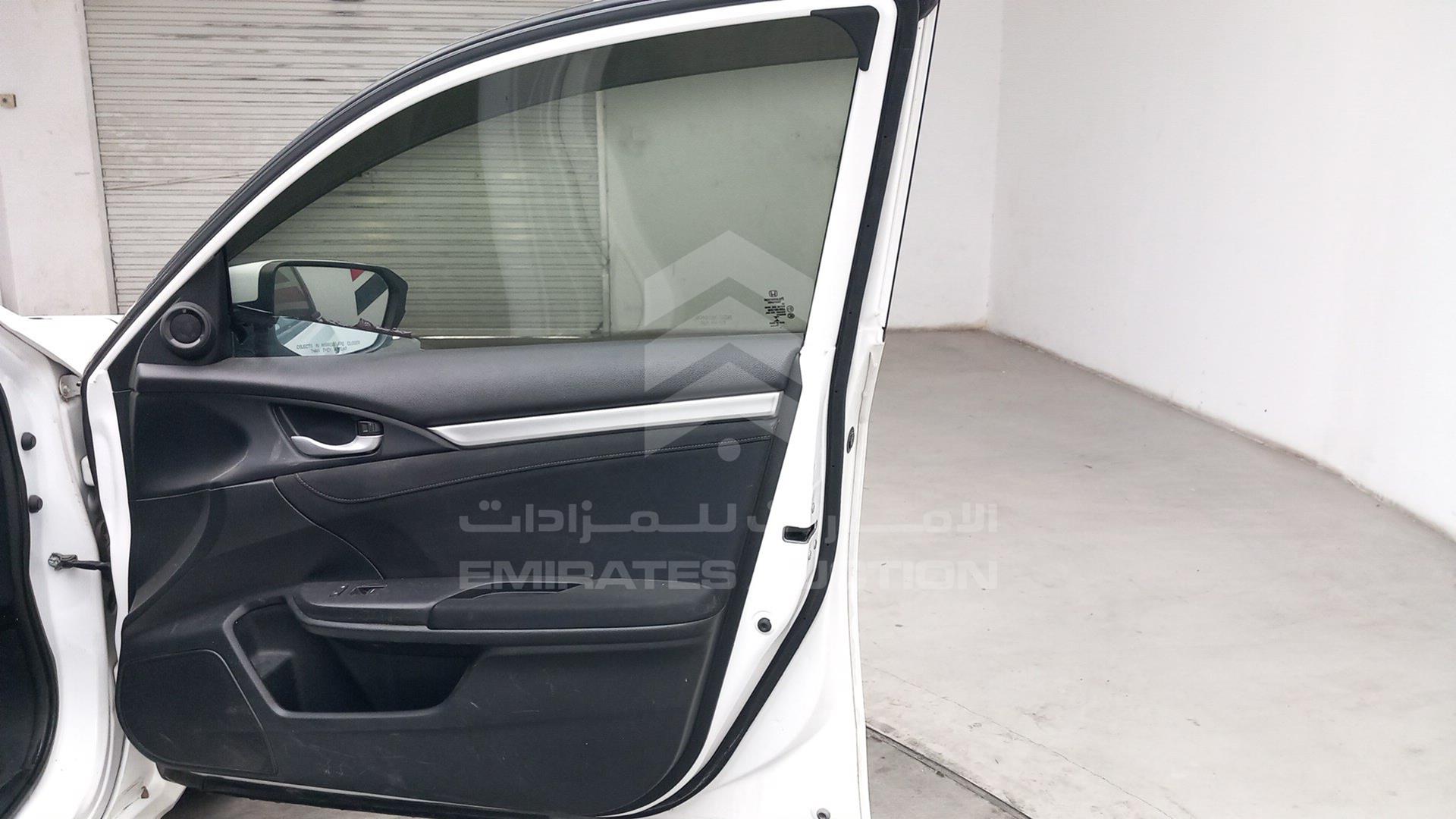 2018 HONDA CIVIC VIN: 2HGFC2F72JH501715