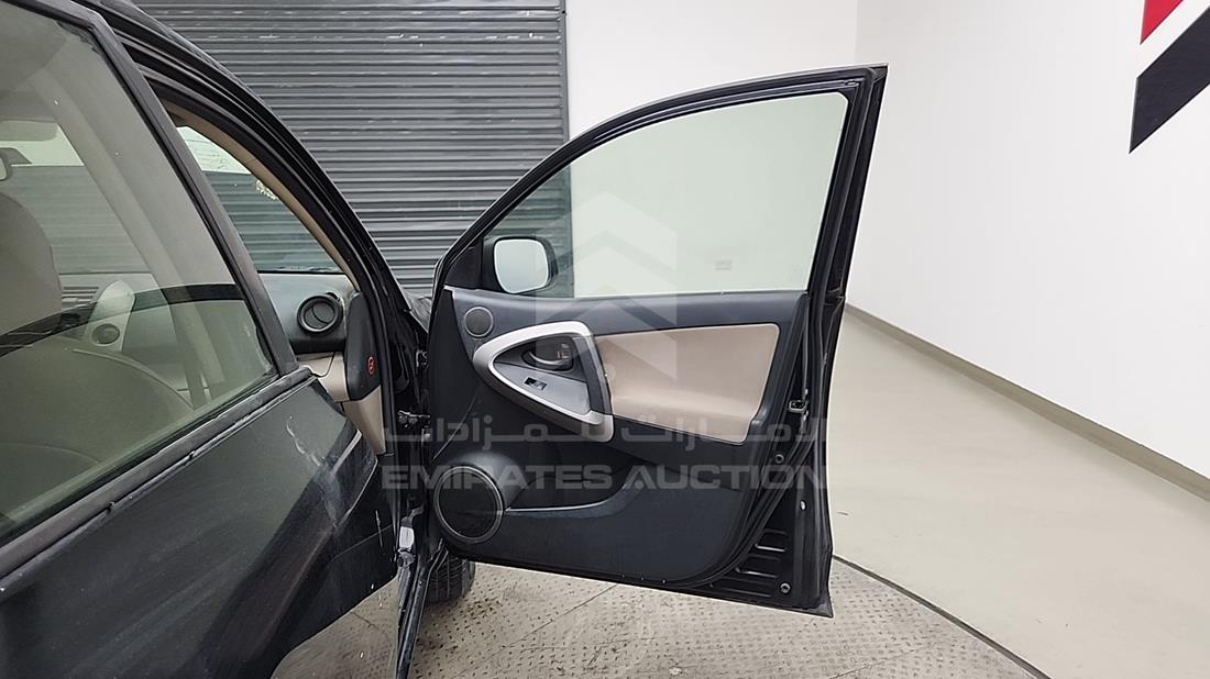 2006 Toyota RAV 4 — Front Right Door — Photo 26