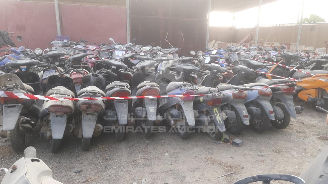 20 Scooter - Scrap without document — Rear View — Photo 10